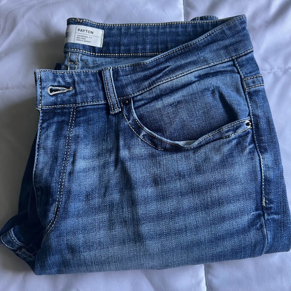 BKE PAYTON JEANS size 31 worn once. No stains, super cute stylish fit. Comfy!!